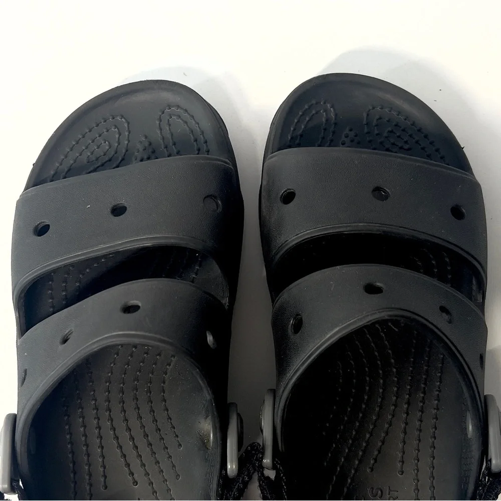 CROCS Boys Size 4 Slip On Black Summer Outdoor Water Shoe